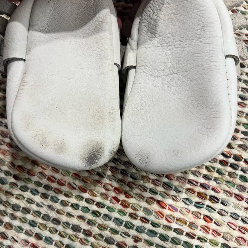 Freshly Picked White Fringe Leather Baby Moccasins Sz Infant 3